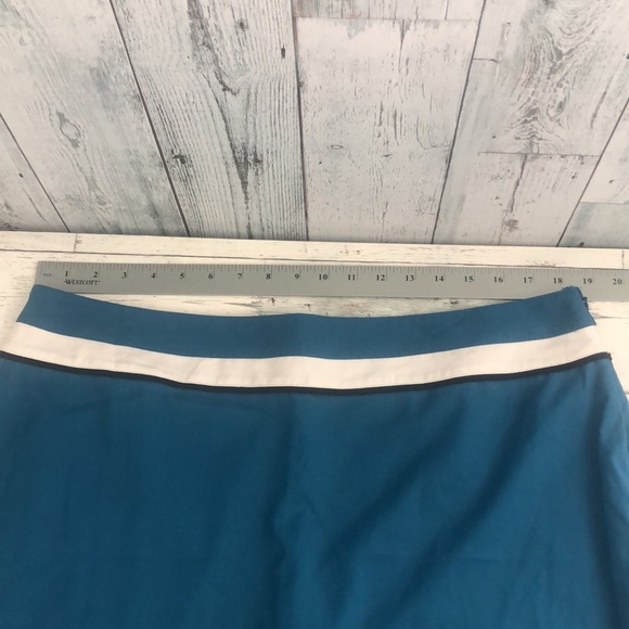 IZOD XFG Cool FX Skort 16 - Picture 9 of 12